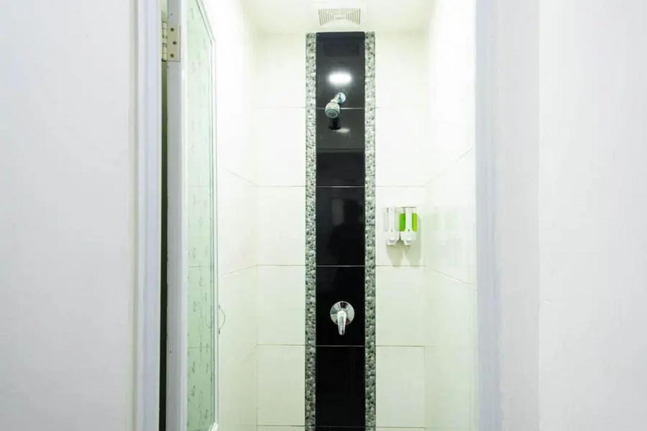 Reddoorz Hostel Near Taman Puring جاكرتا المظهر الخارجي الصورة