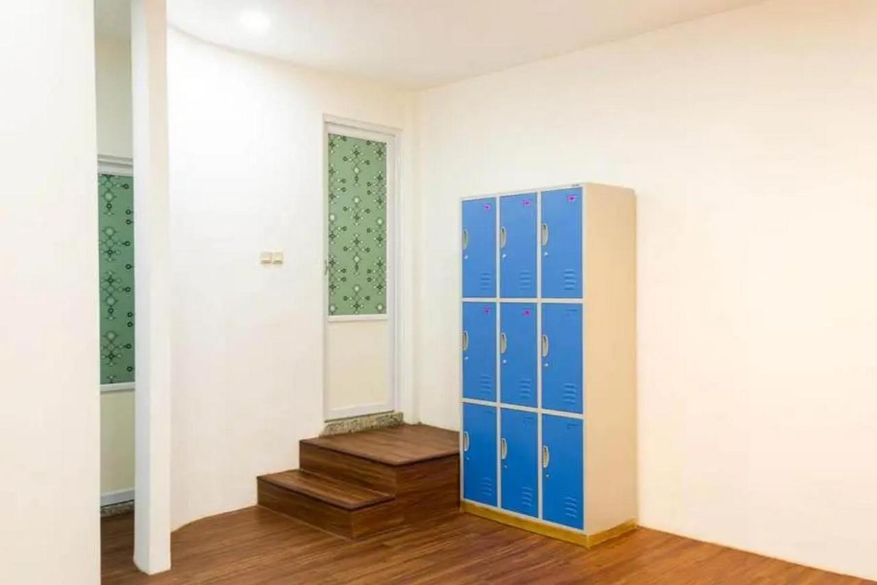 Reddoorz Hostel Near Taman Puring جاكرتا المظهر الخارجي الصورة