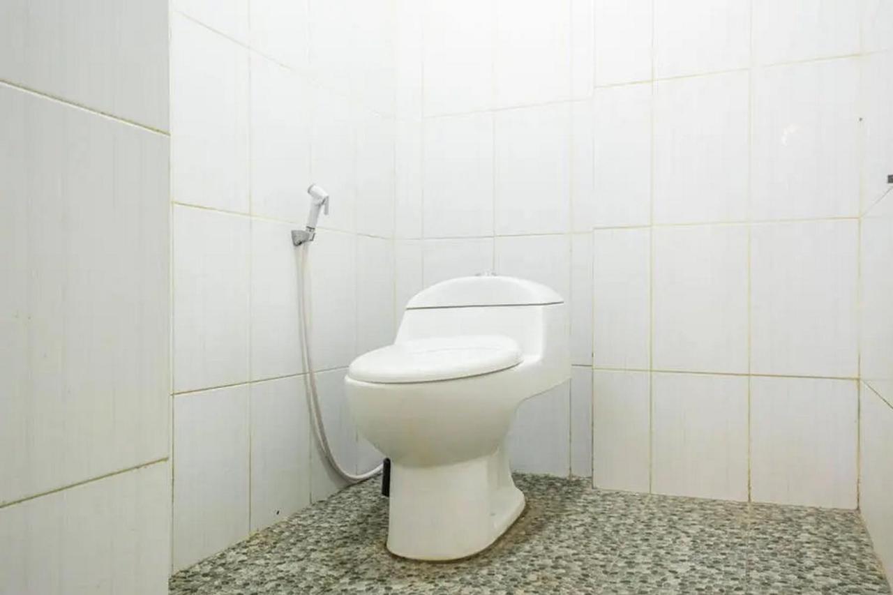Reddoorz Hostel Near Taman Puring جاكرتا الغرفة الصورة