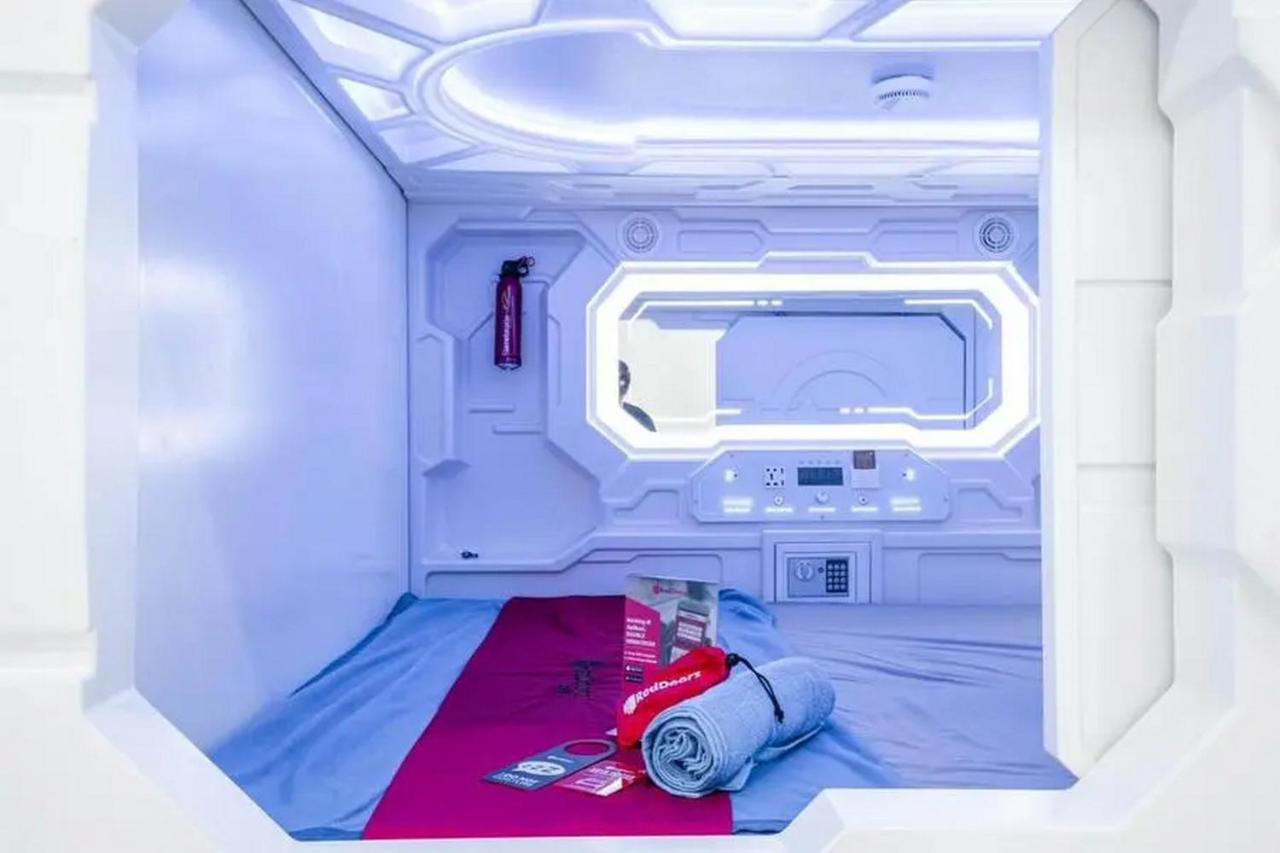 Reddoorz Hostel Near Taman Puring جاكرتا المظهر الخارجي الصورة