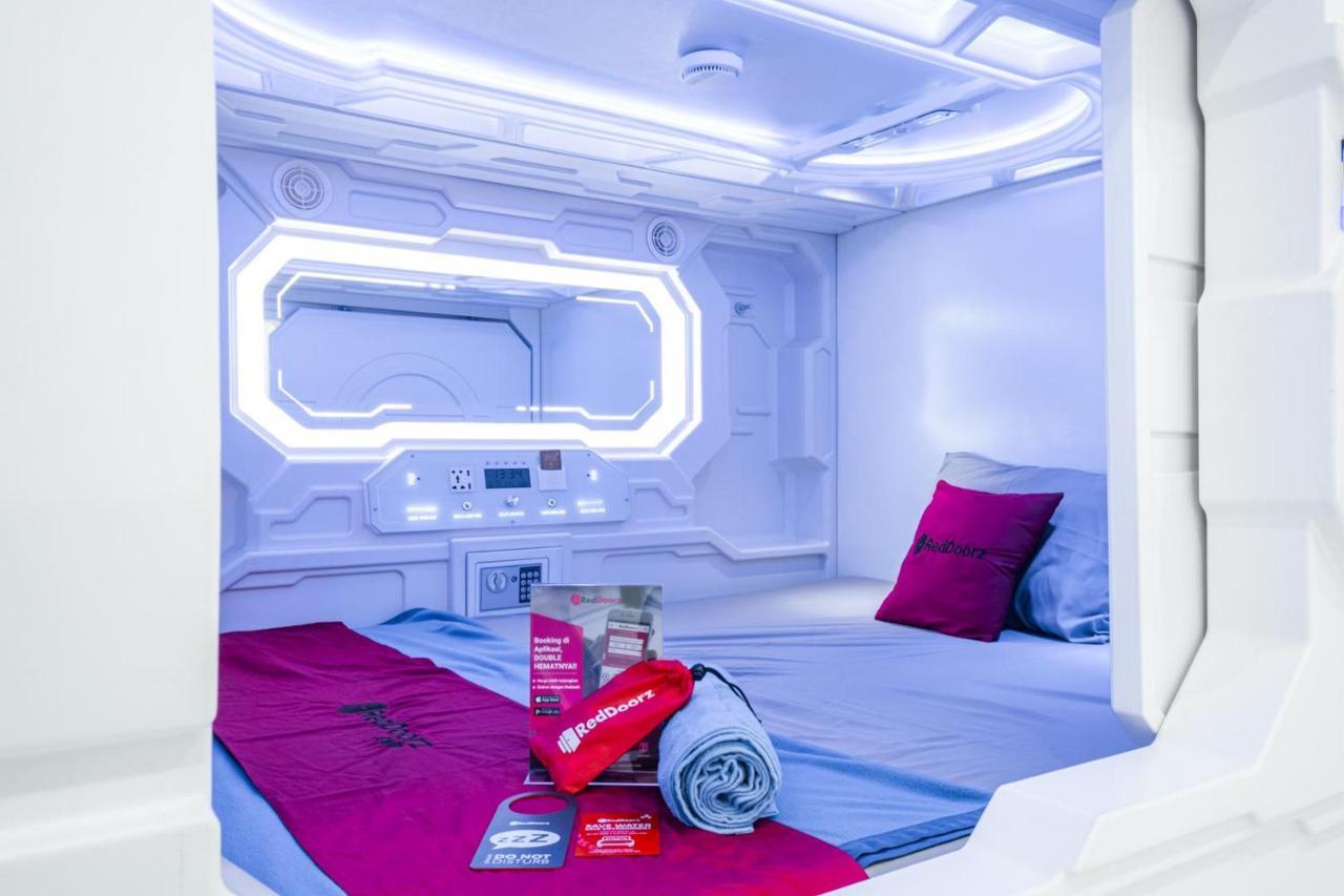 Reddoorz Hostel Near Taman Puring جاكرتا المظهر الخارجي الصورة